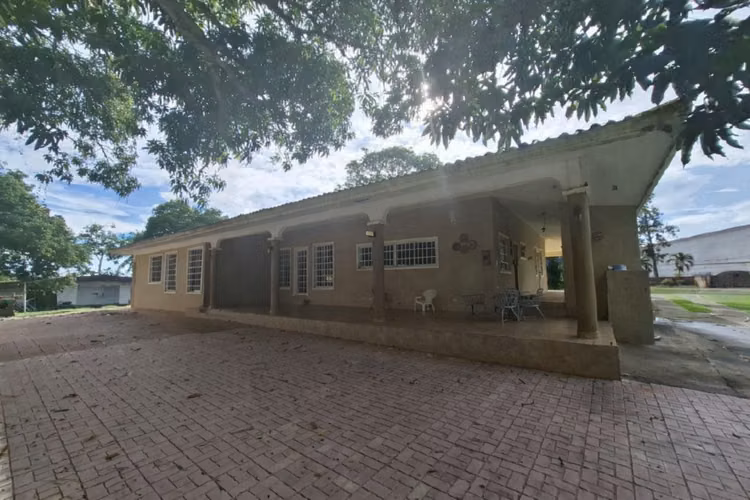 Venta de Casa tipo Chalet con Terreno en La Chorrera - Imagen 10