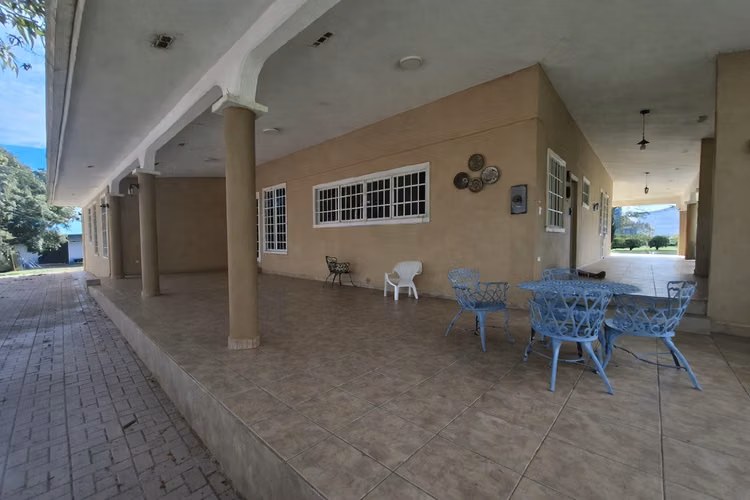 Venta de Casa tipo Chalet con Terreno en La Chorrera - Imagen 4
