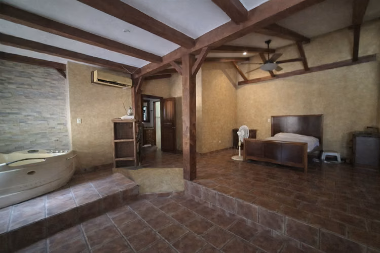 Venta de Casa tipo Chalet con Terreno en La Chorrera - Imagen 14