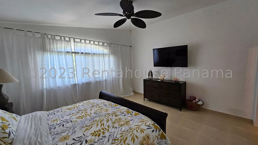 Vendo Casa en Coronado OF26-5500