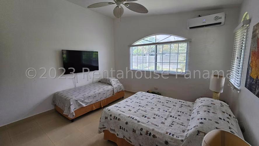 Vendo Casa en Coronado OF26-5500