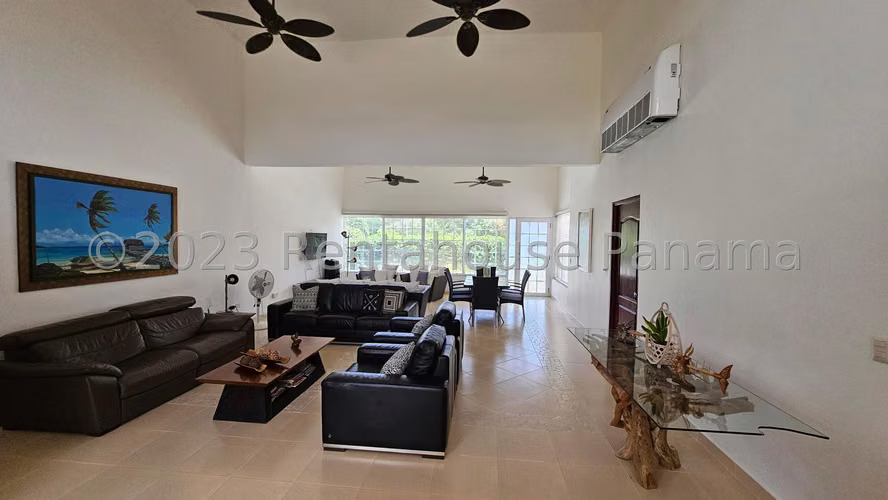 Vendo Casa en Coronado OF26-5500