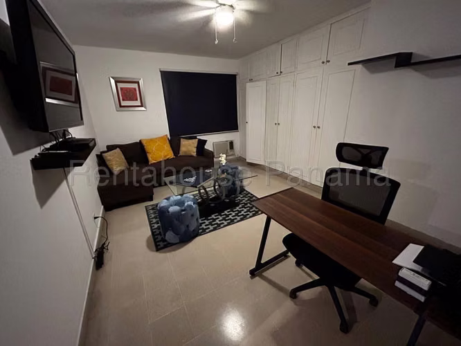 Vendo Apartamento de 191m2 en Altos del Golf Villa Gabriela 27-2145SRZ