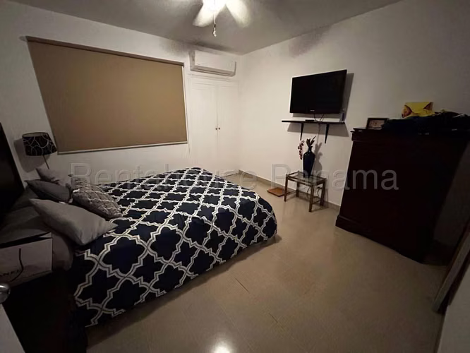 Vendo Apartamento de 191m2 en Altos del Golf Villa Gabriela 27-2145SRZ
