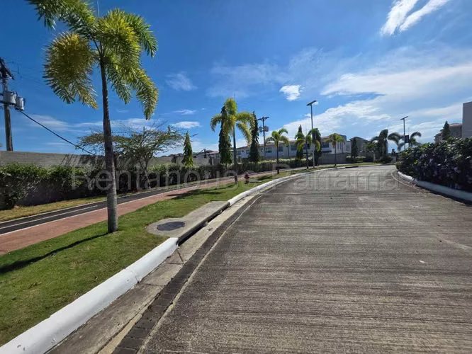 Vendo Casa de 172m2 en Costa Sur Costa Linda 27-2169SRZ
