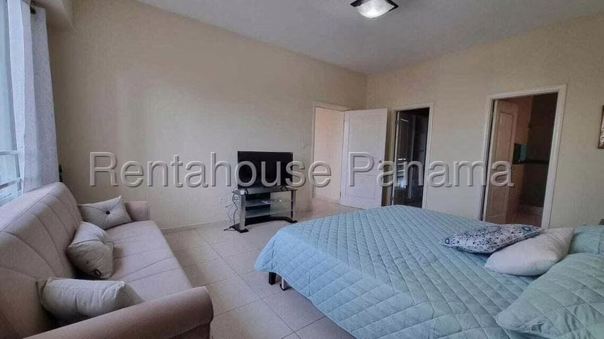 Alquiler Apartamento amoblado en Vista del Mar Av Balboa IH27-2130