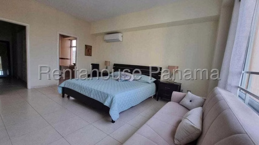 Alquiler Apartamento amoblado en Vista del Mar Av Balboa IH27-2130