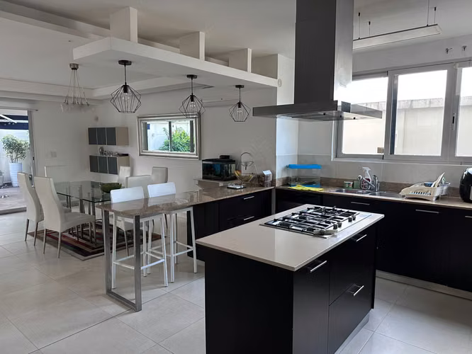 VENTA Amplia residencia en PH Villa Sur – Costa Sur