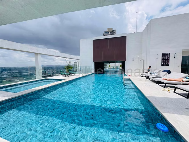 Alquiler de apartamento en PH Ivy Tower, Santa María*
