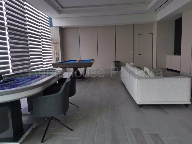 Alquiler de apartamento en PH Ivy Tower, Santa María*