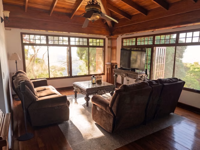 Se alquila espectacular casa en Cerro Azul - Imagen 9
