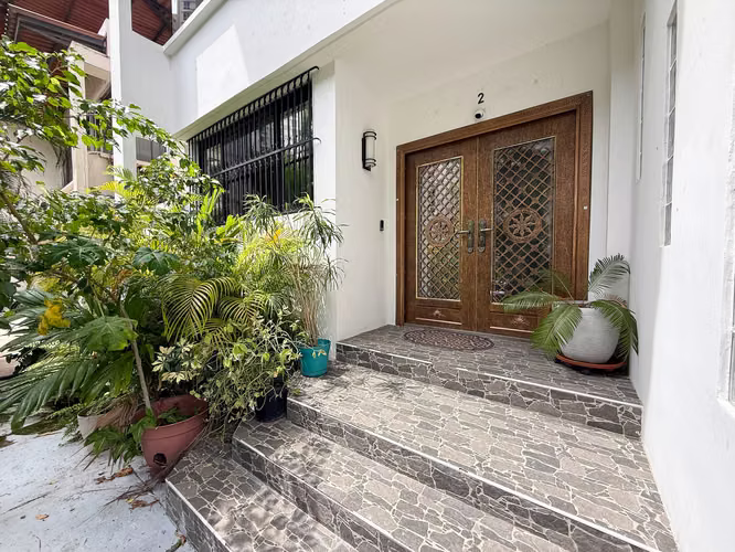 Casa Duplex en Venta en Punta Paitilla con Piscina Cubierta y Gimnasio