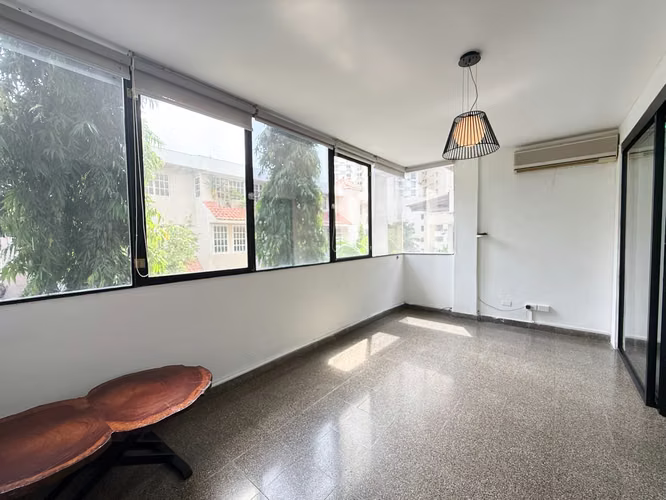 Casa Duplex en Venta en Punta Paitilla con Piscina Cubierta y Gimnasio