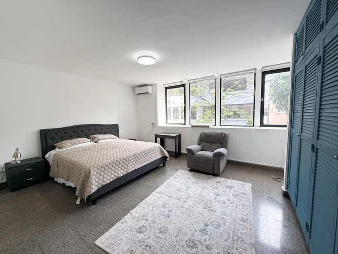 Casa Duplex en Venta en Punta Paitilla con Piscina Cubierta y Gimnasio