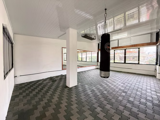 Casa Duplex en Venta en Punta Paitilla con Piscina Cubierta y Gimnasio
