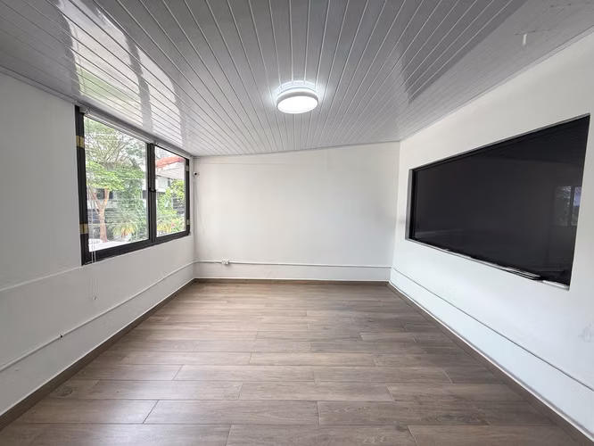 Casa Duplex en Venta en Punta Paitilla con Piscina Cubierta y Gimnasio
