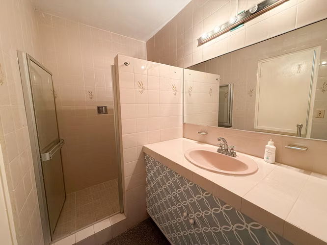 Casa Duplex en Venta en Punta Paitilla con Piscina Cubierta y Gimnasio