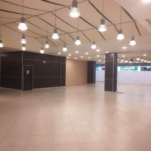 Albrook Mall. Pasillo del Delfin. Local 1198.94mts 8 locales $5,000,000.00neg