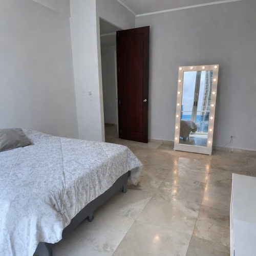 Apartamento en Punta Pacifica I con terraza y vista al mar