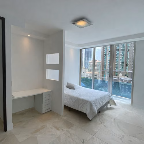 Apartamento en Punta Pacifica I con terraza y vista al mar