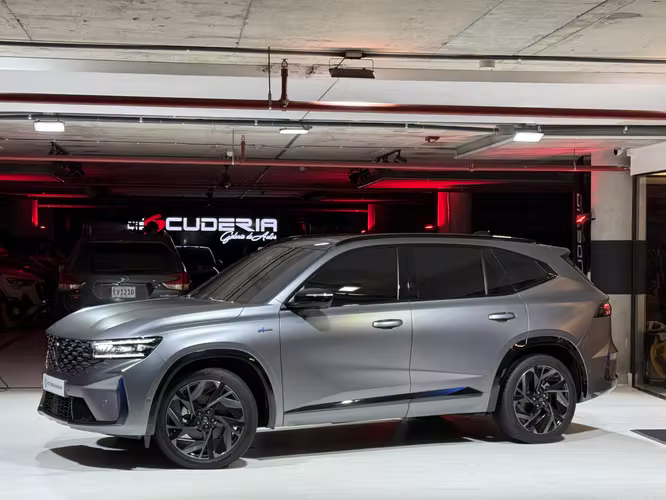 RENAULT KOLEOS E-TECH ALPINE 2025
