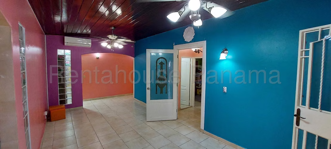 Excelente Oportunidad, Espaciosa Casa en Venta, Amplio Terreno ZM2