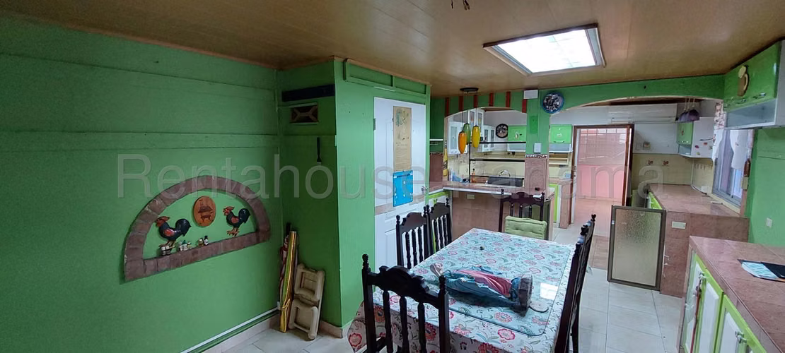 Excelente Oportunidad, Espaciosa Casa en Venta, Amplio Terreno ZM2
