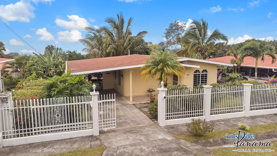 Encantadora Casa de 2 Recámaras en Oriana Alto Boquete Panamá