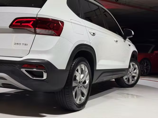 VOLKSWAGEN TAOS 250 TSI 2024