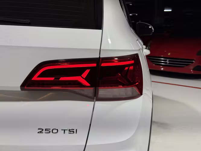 VOLKSWAGEN TAOS 250 TSI 2024