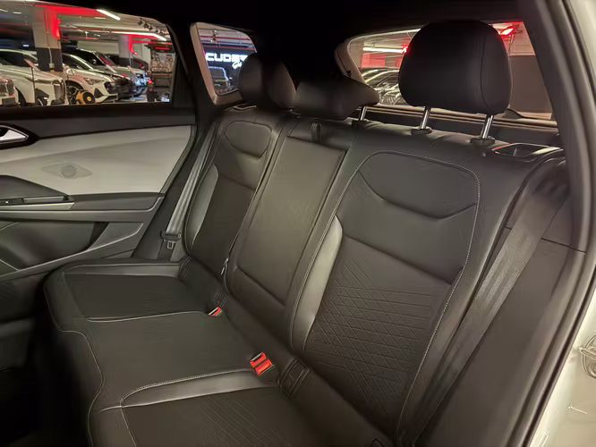 VOLKSWAGEN TAOS 250 TSI 2024