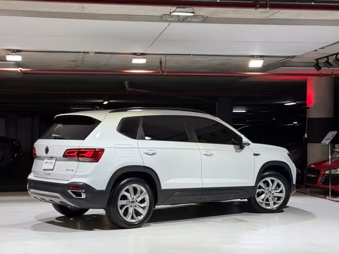 VOLKSWAGEN TAOS 250 TSI 2024
