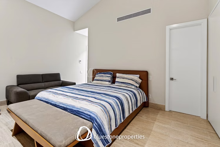 Buenaventura – Casa con Piscina – 380mts2 – 1,750,000
