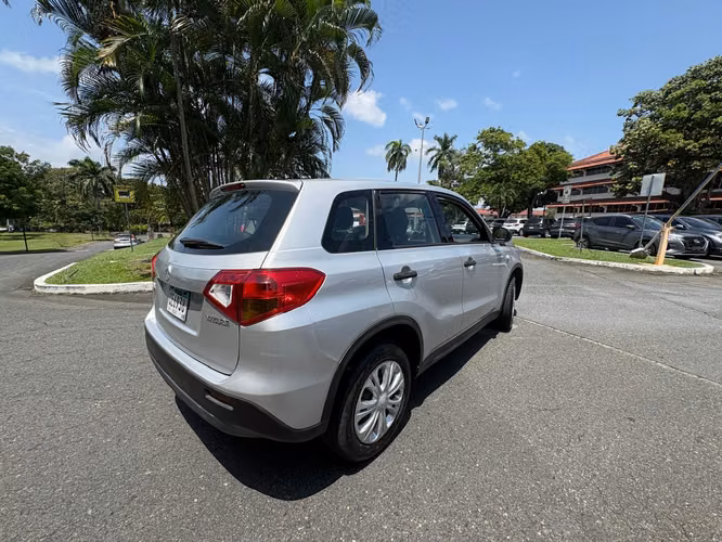 Suzuki Vitara 2017 automático – neumáticos y suspensión nuevos