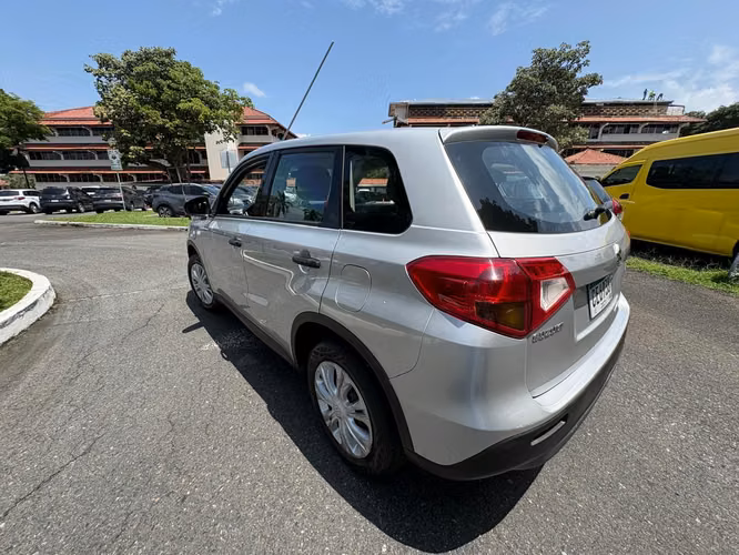 Suzuki Vitara 2017 automático – neumáticos y suspensión nuevos