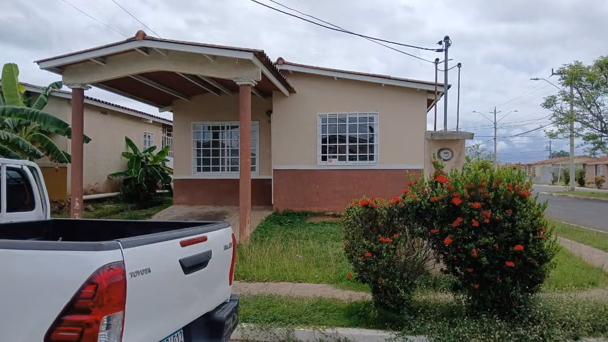 SE ALQUILA CASA  en VACAMONTE (Barriada Corotú) - Imagen 13