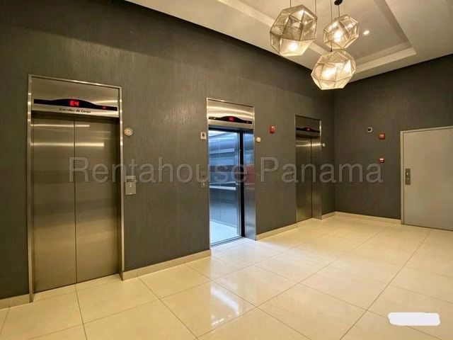 Se Vende Apartamento en Vía España GCEA26-8500