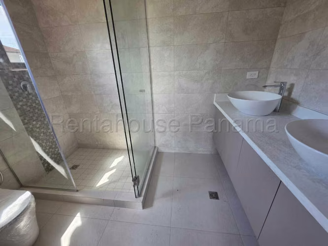 Venta de casa en Costa Sur AK
