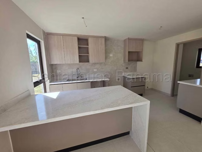 Venta de casa en Costa Sur AK