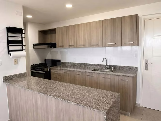 Venta de apartamento en PH Hacienda Golf, Brisas del Golf. MY