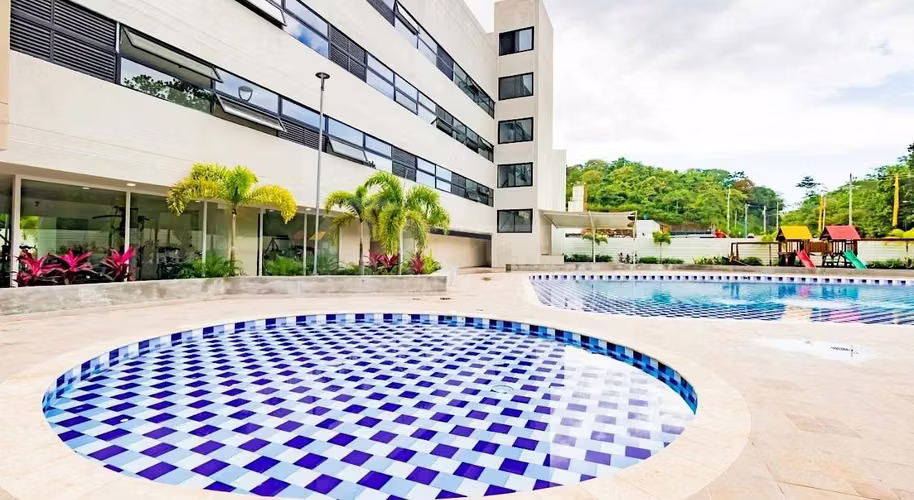 Venta de apartamento en PH Hacienda Golf, Brisas del Golf. MY
