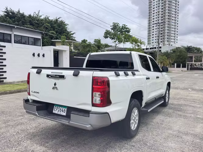 Mitsubishi L