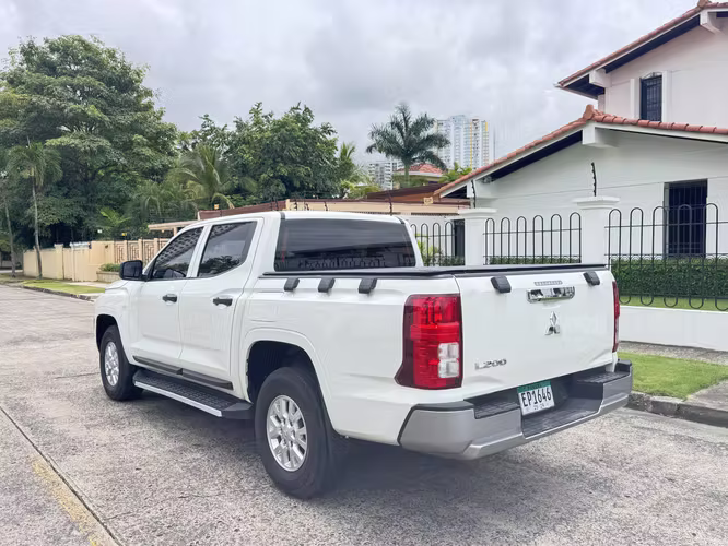Mitsubishi L