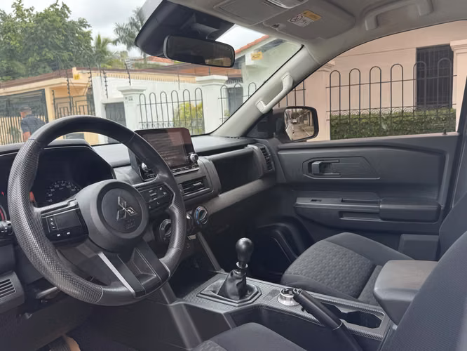 Mitsubishi L