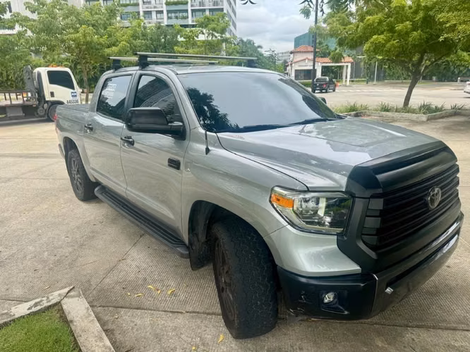 Vendo Toyota Tundra 2018