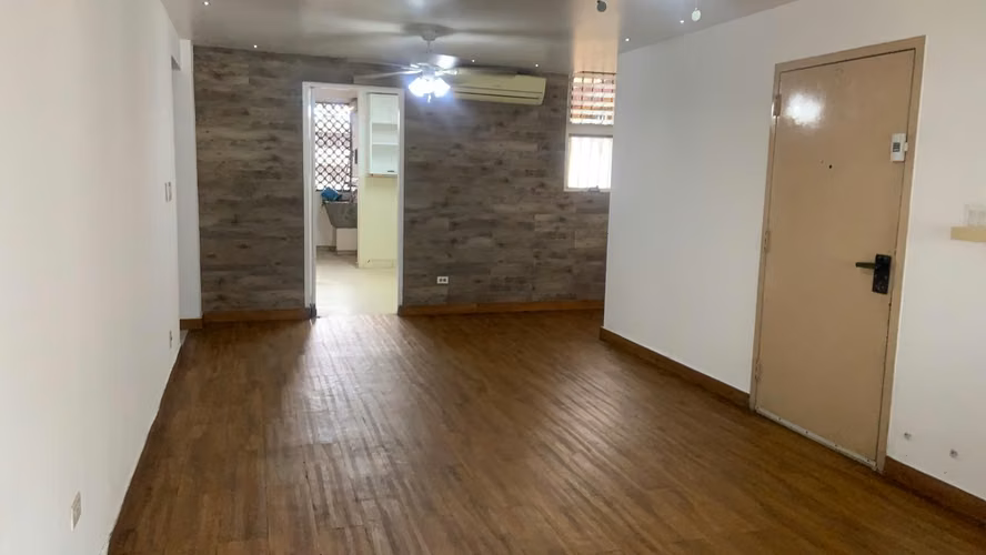 APARTAMENTO VINTAGE EN OBARRIO – AMPLIO Y CON GRAN POTENCIAL - Imagen 4