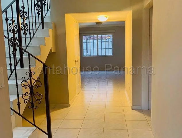 Alquiler de Casa en Clayton 27LBR2189