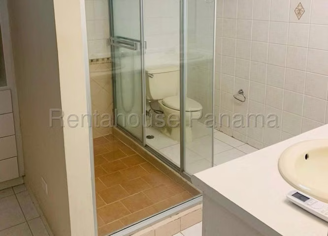Alquiler de Casa en Clayton 27LBR2189