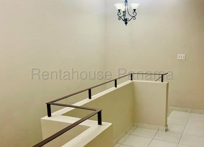 Alquiler de Casa en Clayton 27LBR2189