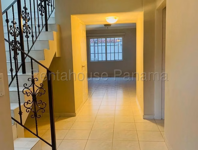 Casa en Alquiler Albrook Gardens - Vacio 27YCG2189 - Imagen 2